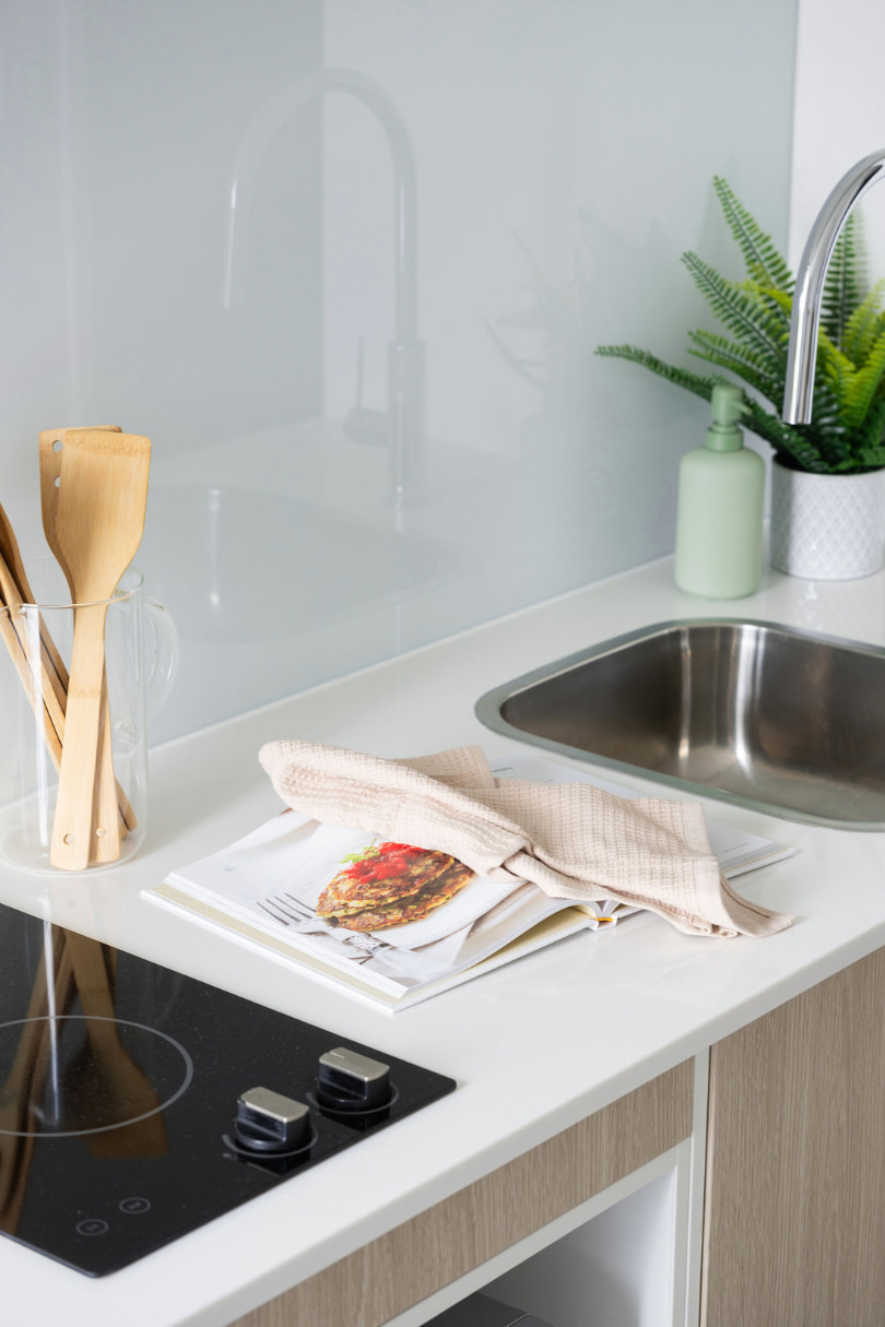 Iglu Central Park Premium Studio Apartment - Kitchen