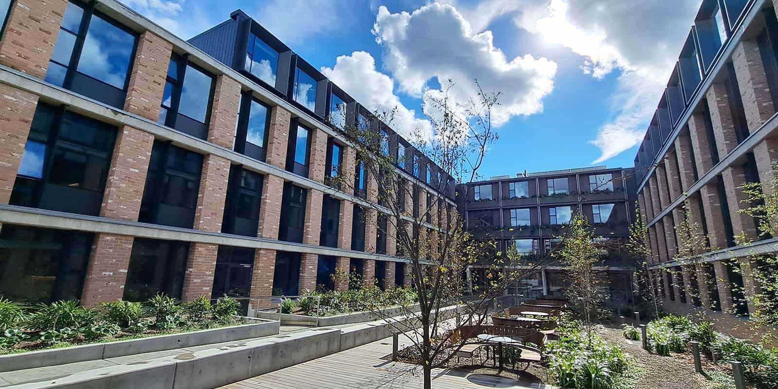 Iglu Summer Hill courtyard